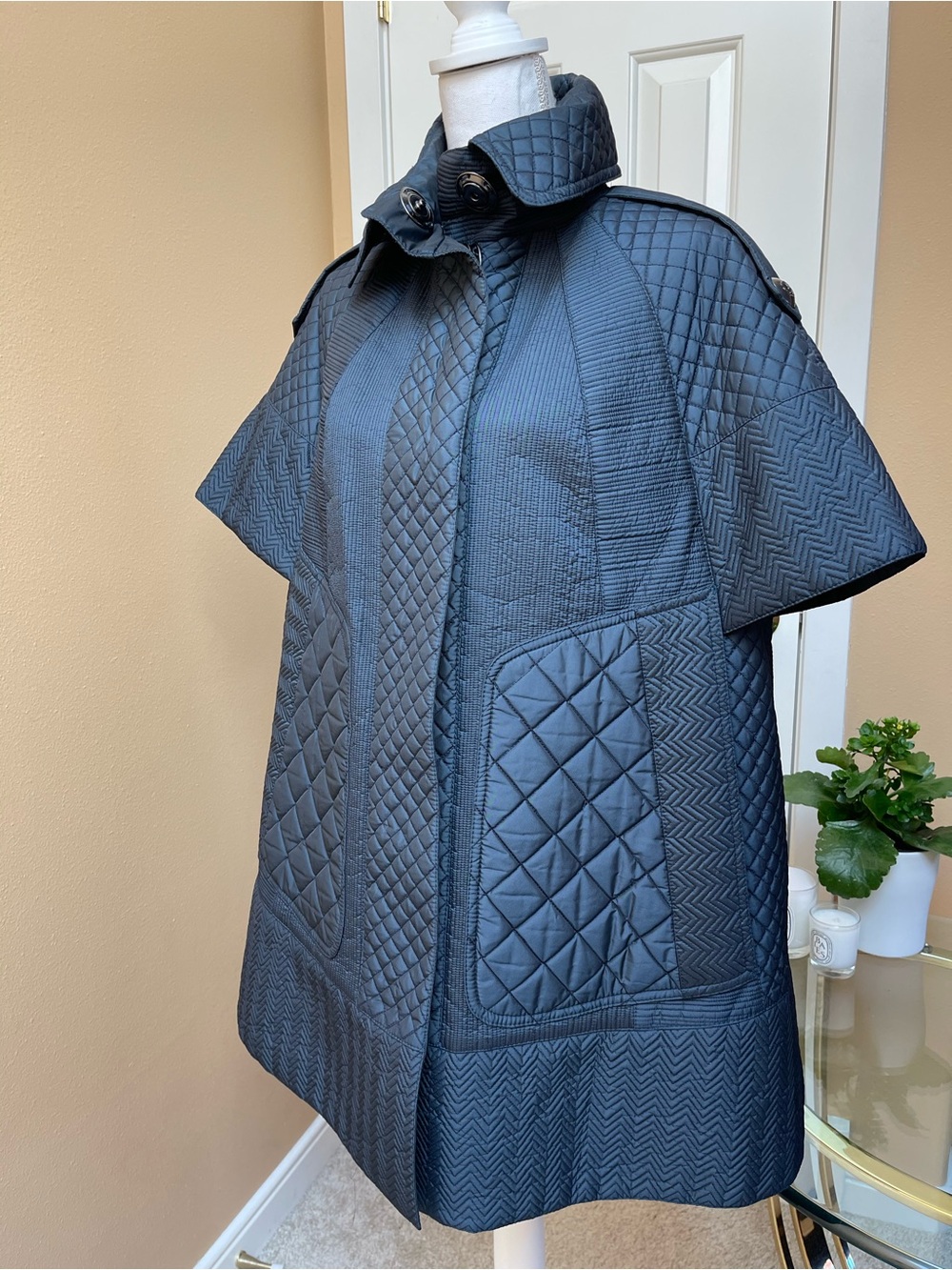 Burberry Quilted Cape Coat Jacket IT 38 Navy Blue Made In Italy Runway Piece - Picture 6 of 16